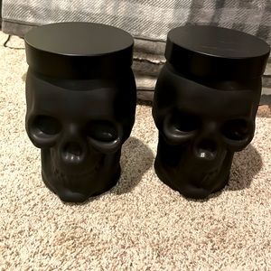 Set of skull jars